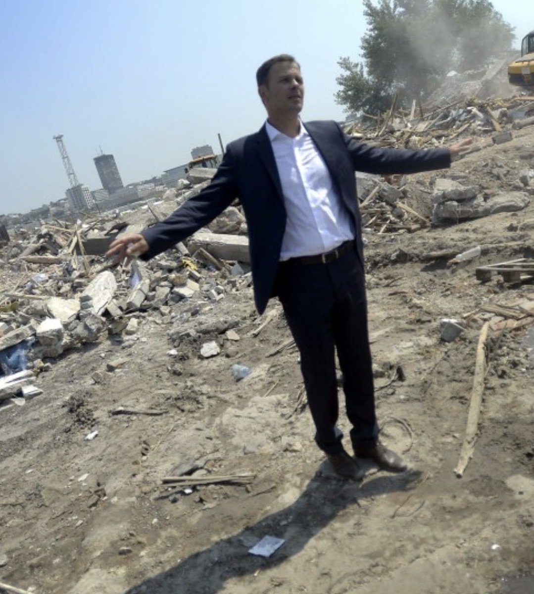 BezStraga tweet media