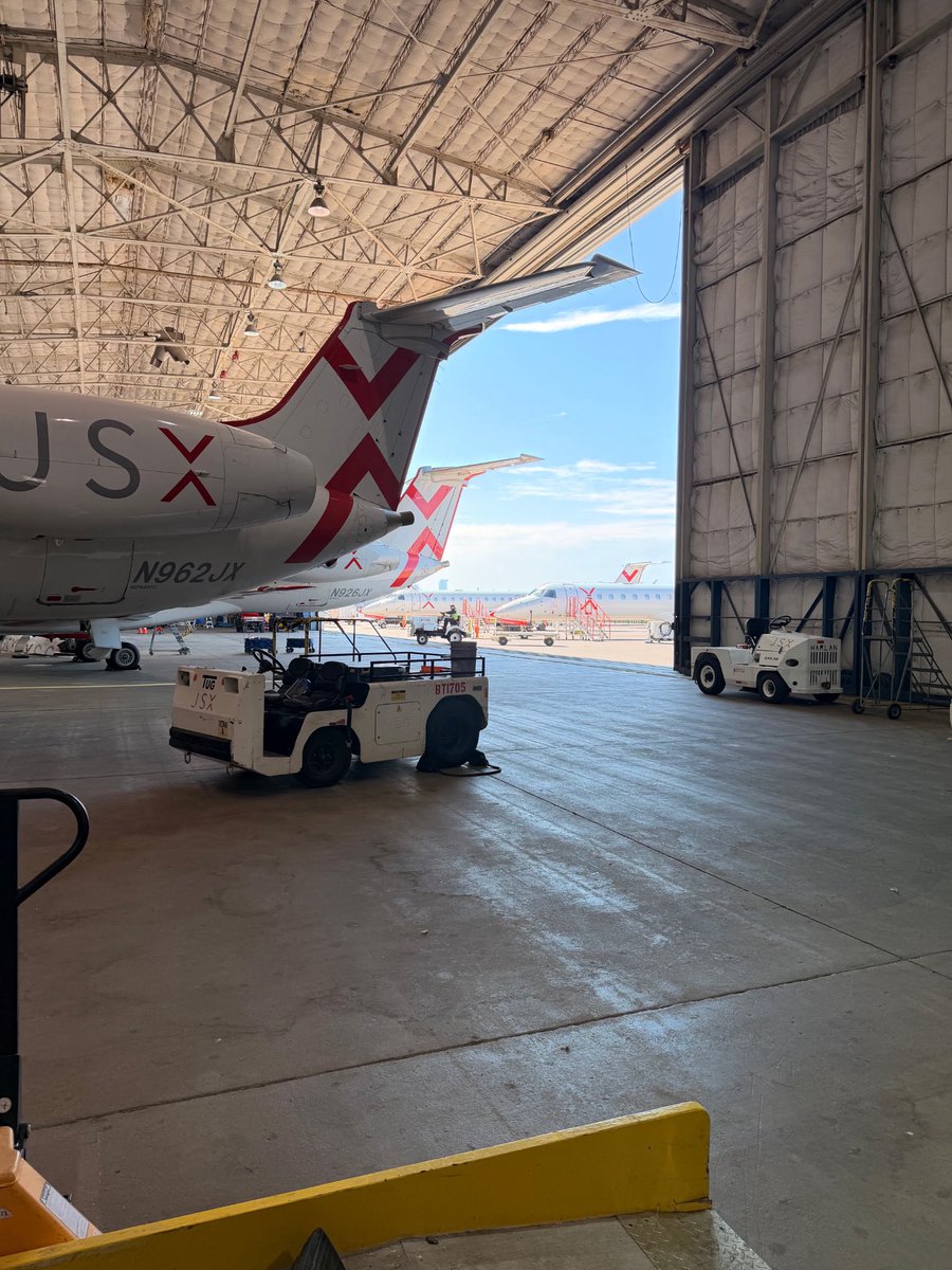 MarkLedlow's tweet photo. @flyjsx  International flight client meeting https://t.co/nEhtX6Aza8