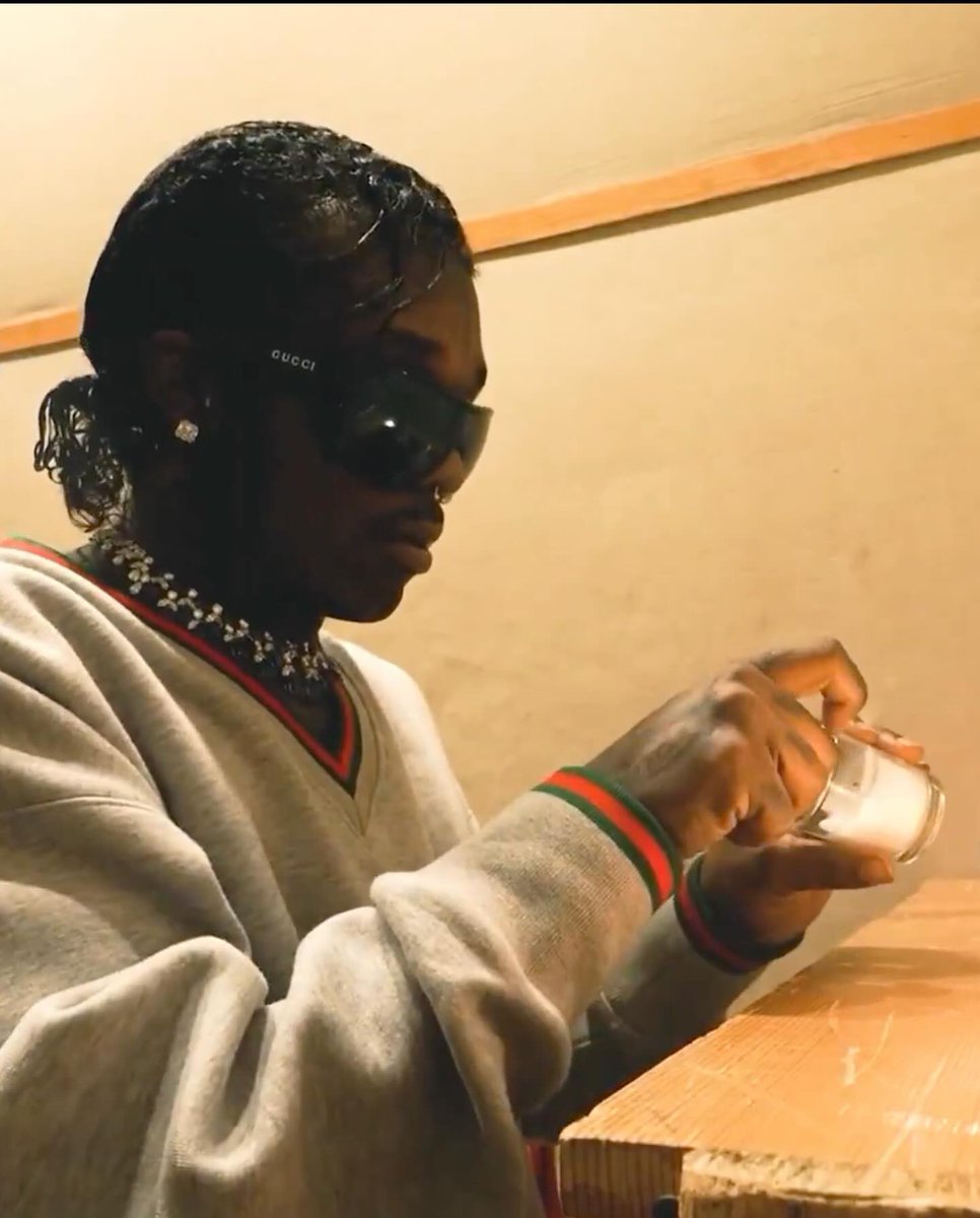 uziawge 👽 tweet media