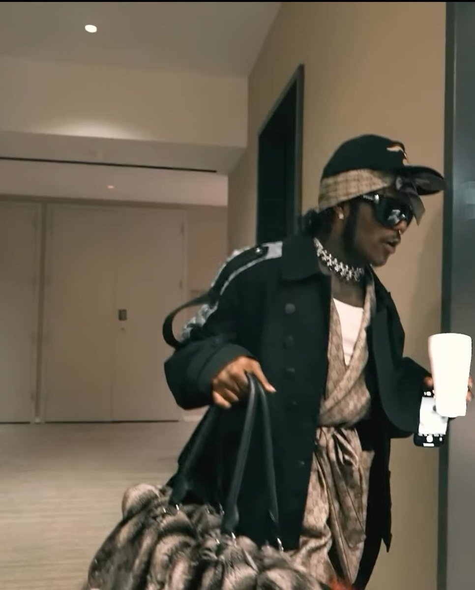 uziawge 👽 tweet media