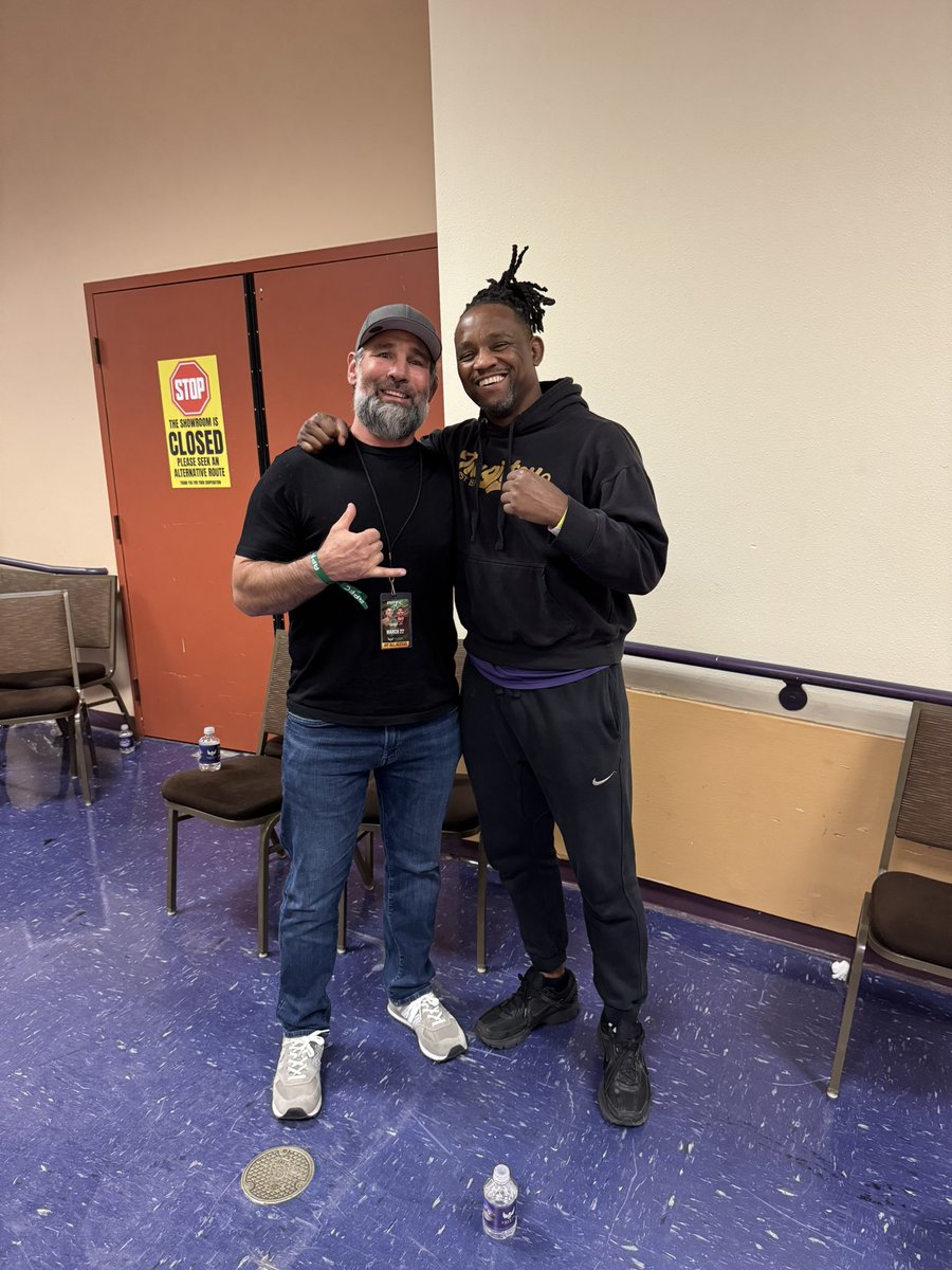 ike vallie-flagg tweet media