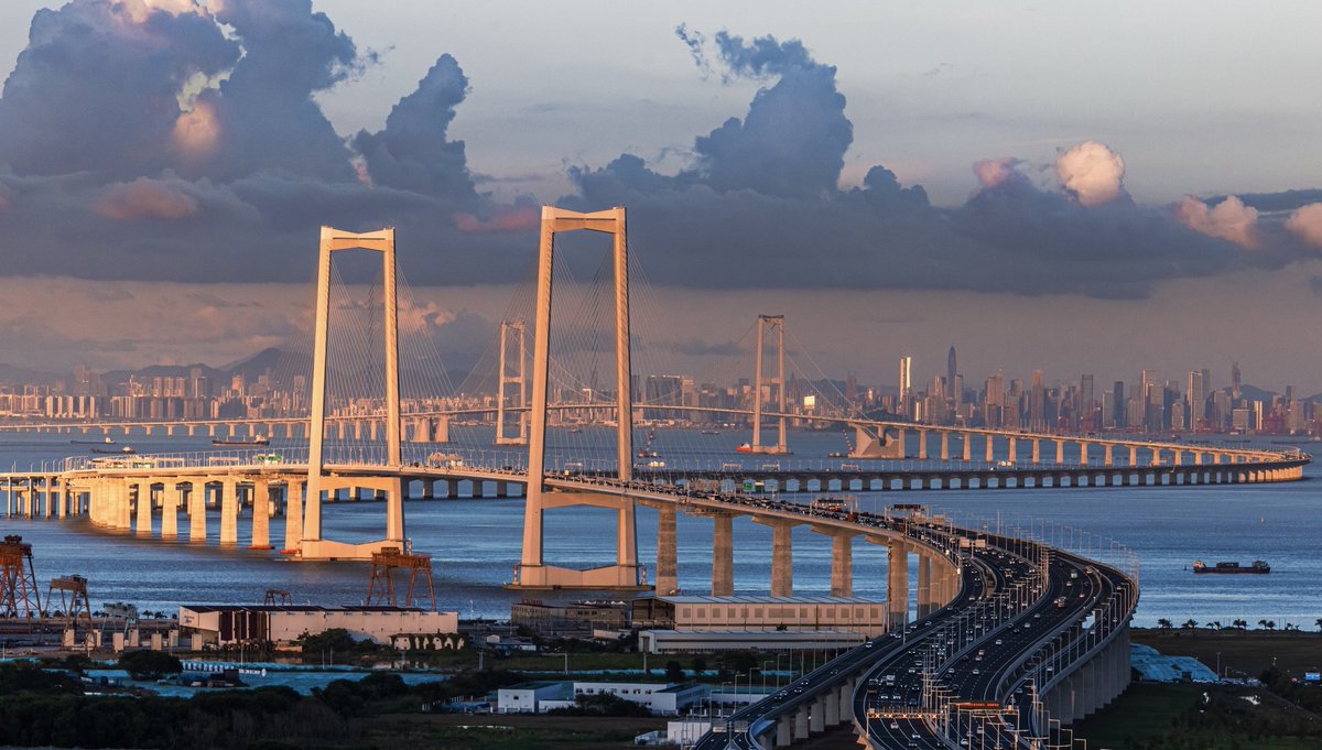 7 days of war spending in Iran is enough to build this full 24 km cross-sea project in China.