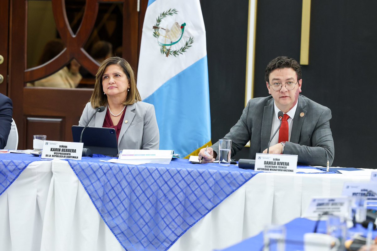 MigracionGuate's tweet image. #AMN | Reunión Extraordinaria de Autoridad Migratoria Nacional. ➡️ igm.gob.gt/reunion-extrao…
