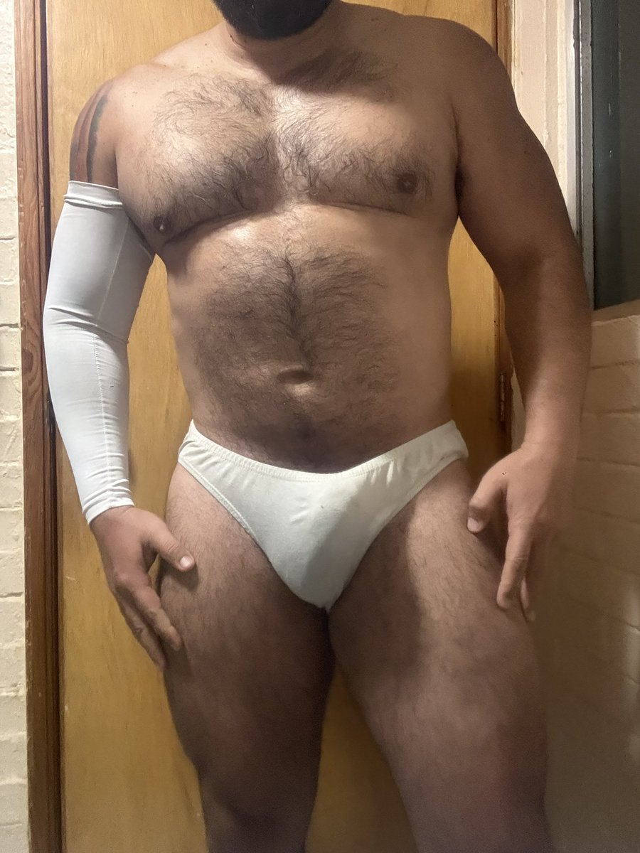 2 Machos tweet media