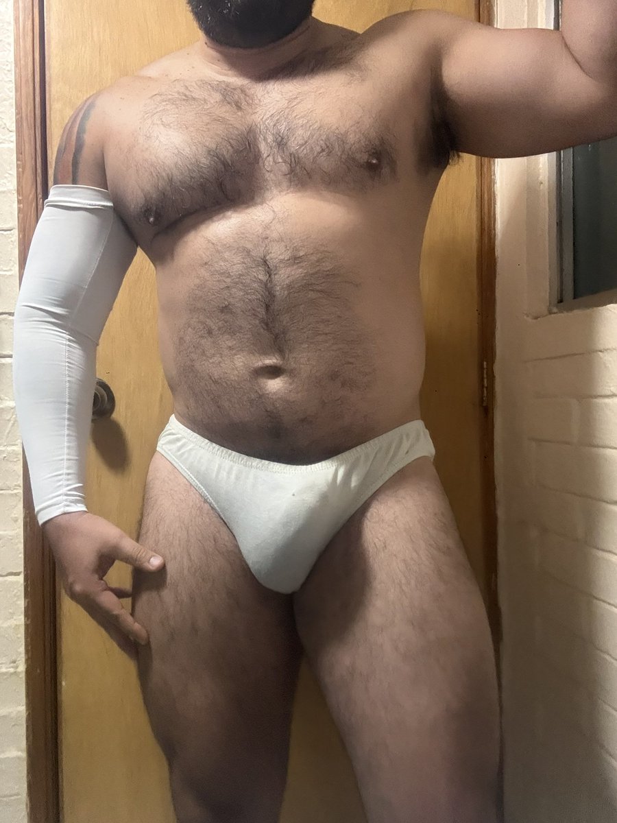 2 Machos tweet media