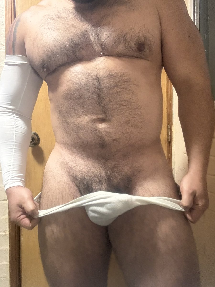 2 Machos tweet media