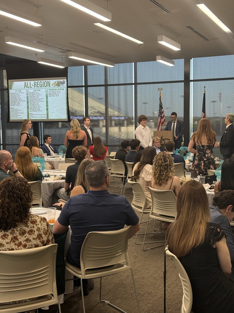 ToreeBelle's tweet photo. Loved celebrating the athletes and coaches of @ProsperSWIMDIVE and their amazing season this year! It was a great night full of laughs, cheering, and banter. Wouldn’t have it any other way! #TheShip #THEoverME @Paige_Trujillo_ @Coach_Moore5 https://t.co/pTBTvI78vy