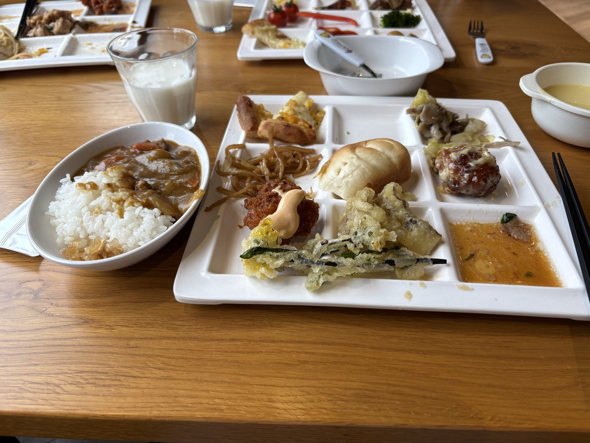 ENEMY_CONTLLOER's tweet photo. まかいの牧場来ました https://t.co/eLHviyXs1w