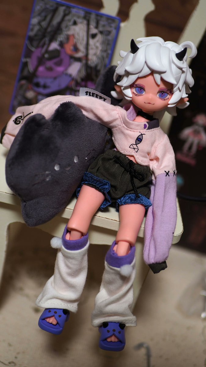 CooZe_Official's tweet photo. 1/12 crumbles beside it. 1/8 scale is a physical absolute.
Visuals: @Hasewo_Sosaku
#CooZeStudio #1/8Scale #BJD https://t.co/2oAXzShmsK