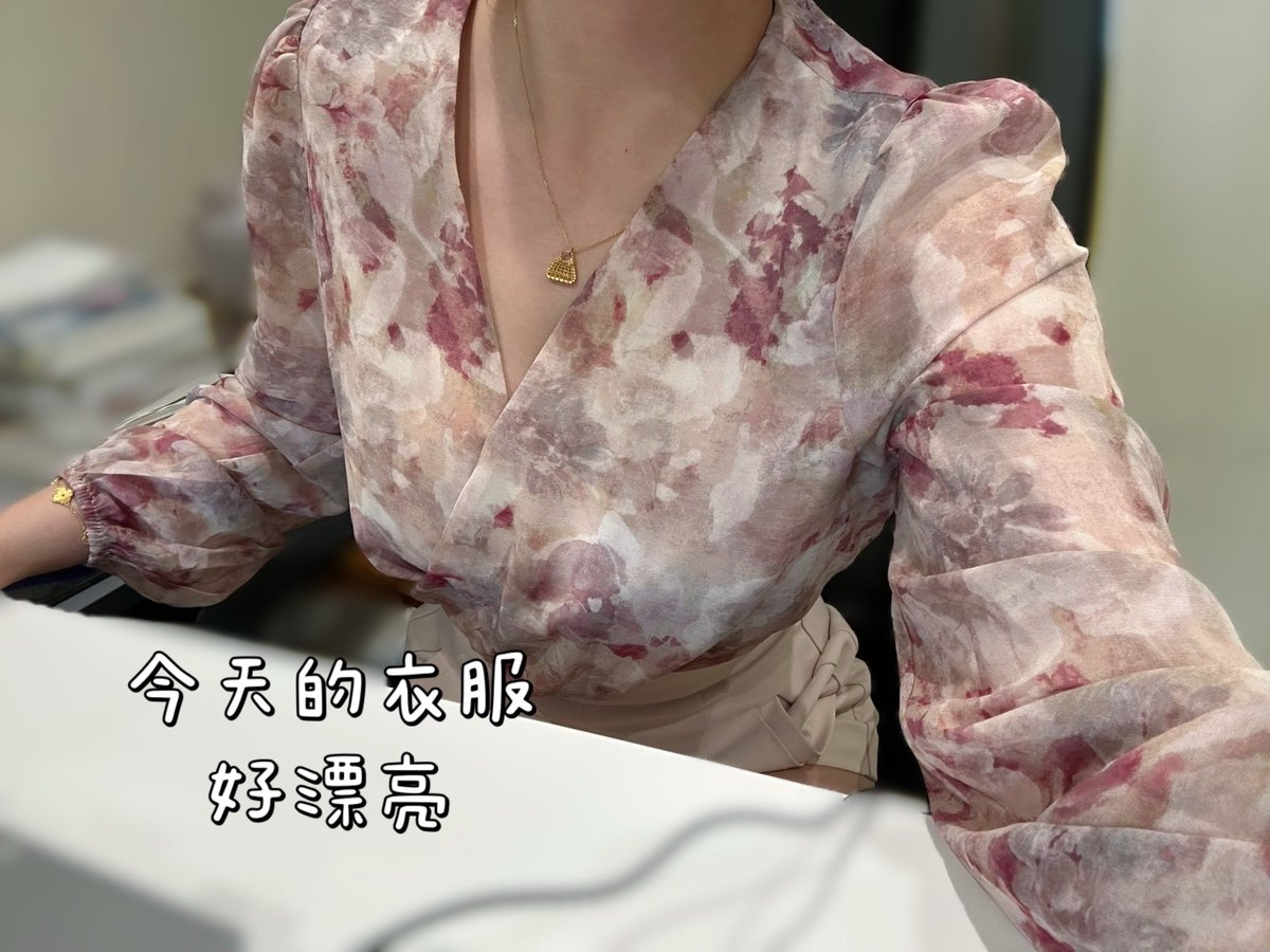 Big white tweet media