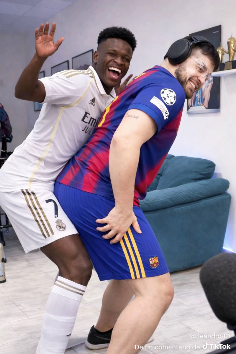 adriannaveiro tweet media