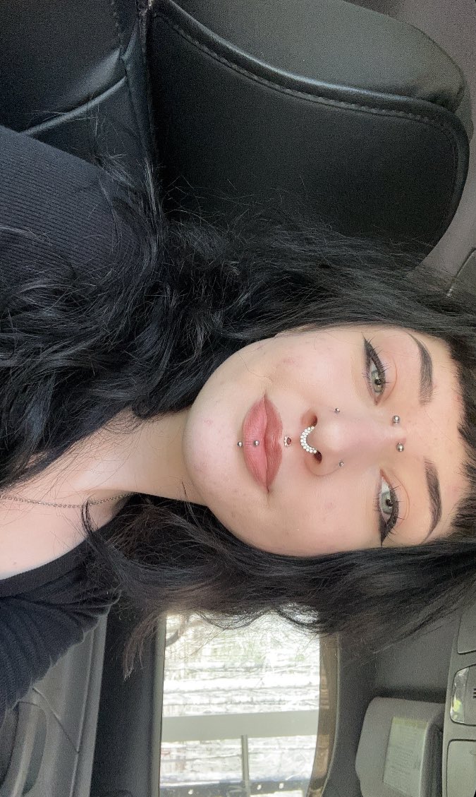 ₊˚⊹ ࿔ tweet media