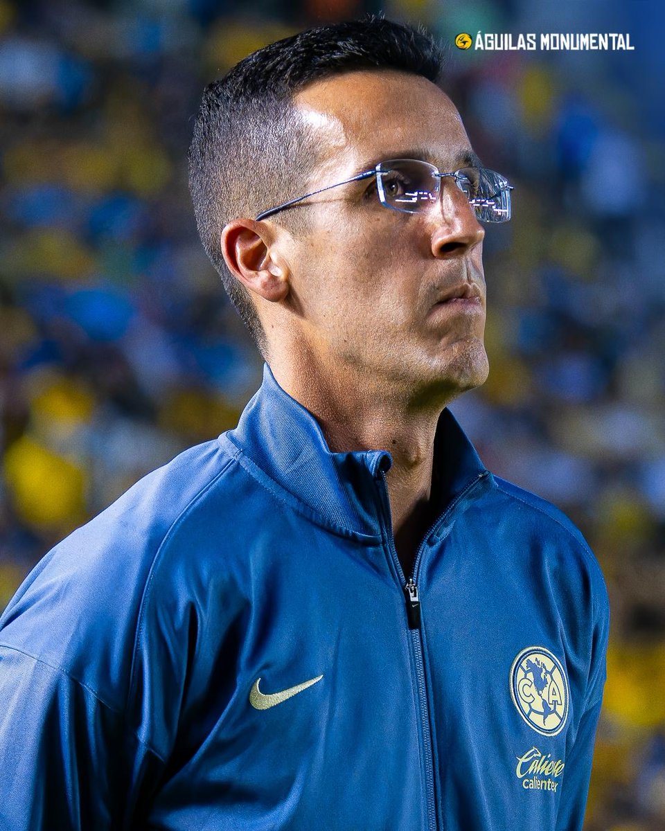 AguilasMonu's tweet image. Se empieza a cerrar un ciclo… 🦅⏳

Paulo Víctor está viviendo sus últimos partidos con el América, siendo pieza silenciosa pero clave en el éxito del equipo. 🤝💛

De esos que no salen en la foto… pero sin ellos, la historia no sería la misma.

#América #LigaMx #Paulo