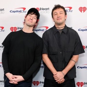 .øde ⊬ tweet media