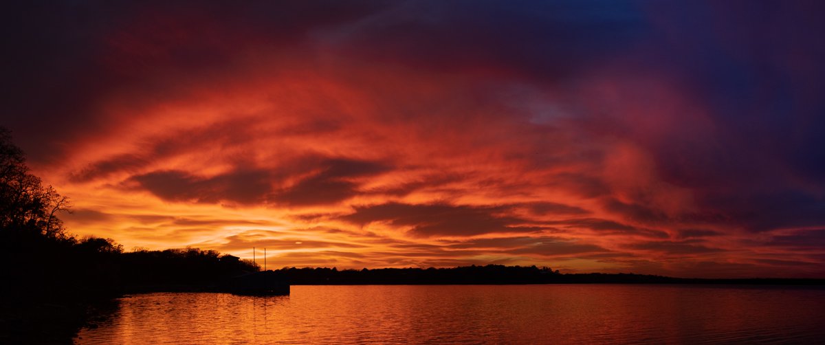 SunsetChüc tweet media