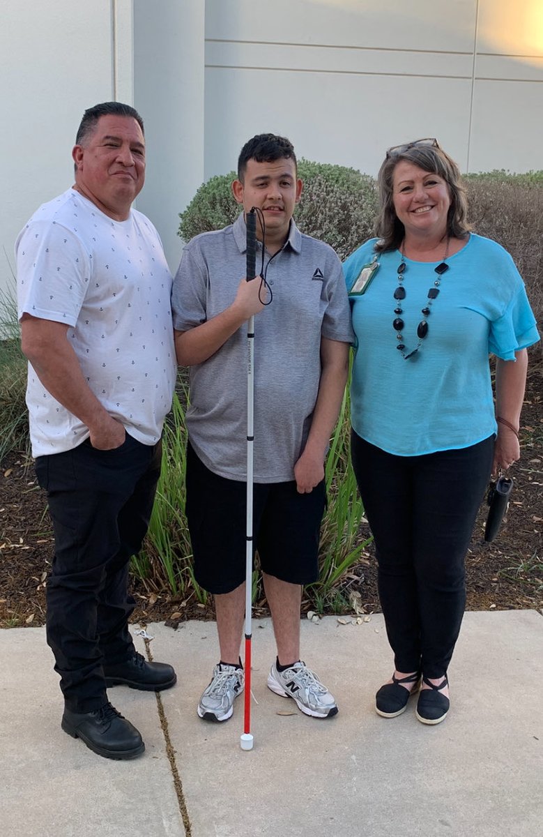 NISDReddix's tweet photo. Tonight our partnership between @NISDReddix &amp; NISD Culebra Transportation was recognized at the @NISD board meeting! It only takes ONE “yes” to change a life. Thank you, Henry, for giving Khailou the opportunity to gain real hands-on mechanic experience! https://t.co/gQT0AYwRev