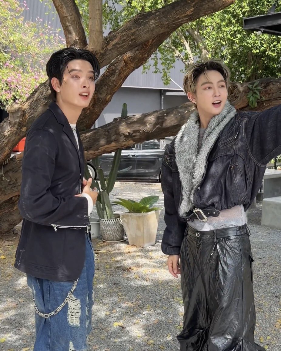 yourbabe! 🐈‍⬛💘 tweet media