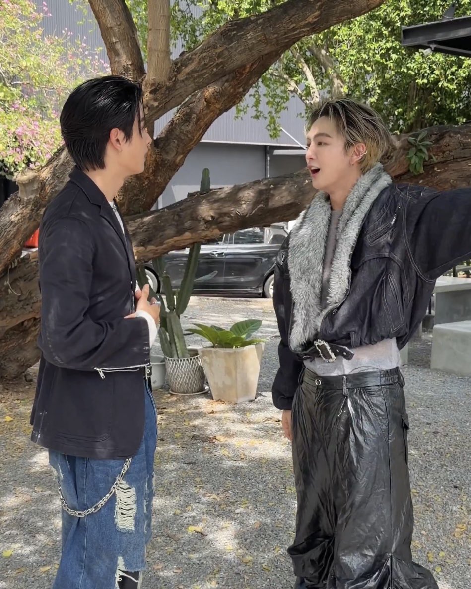 yourbabe! 🐈‍⬛💘 tweet media