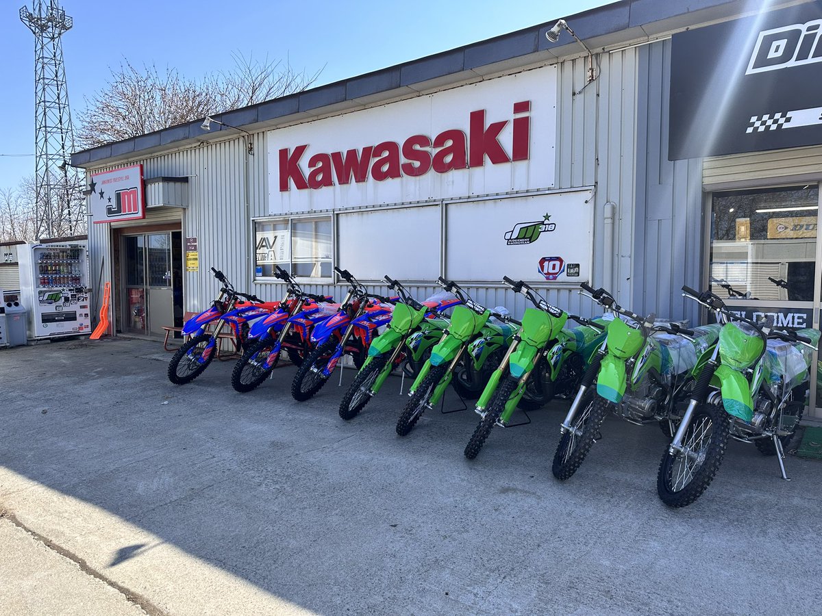 judgement2005's tweet image. 新車祭り❤️❤️❤️😊
感謝
#ジャッジメント
#カワサキ
#GEN3
#ダートバイクプラス札幌