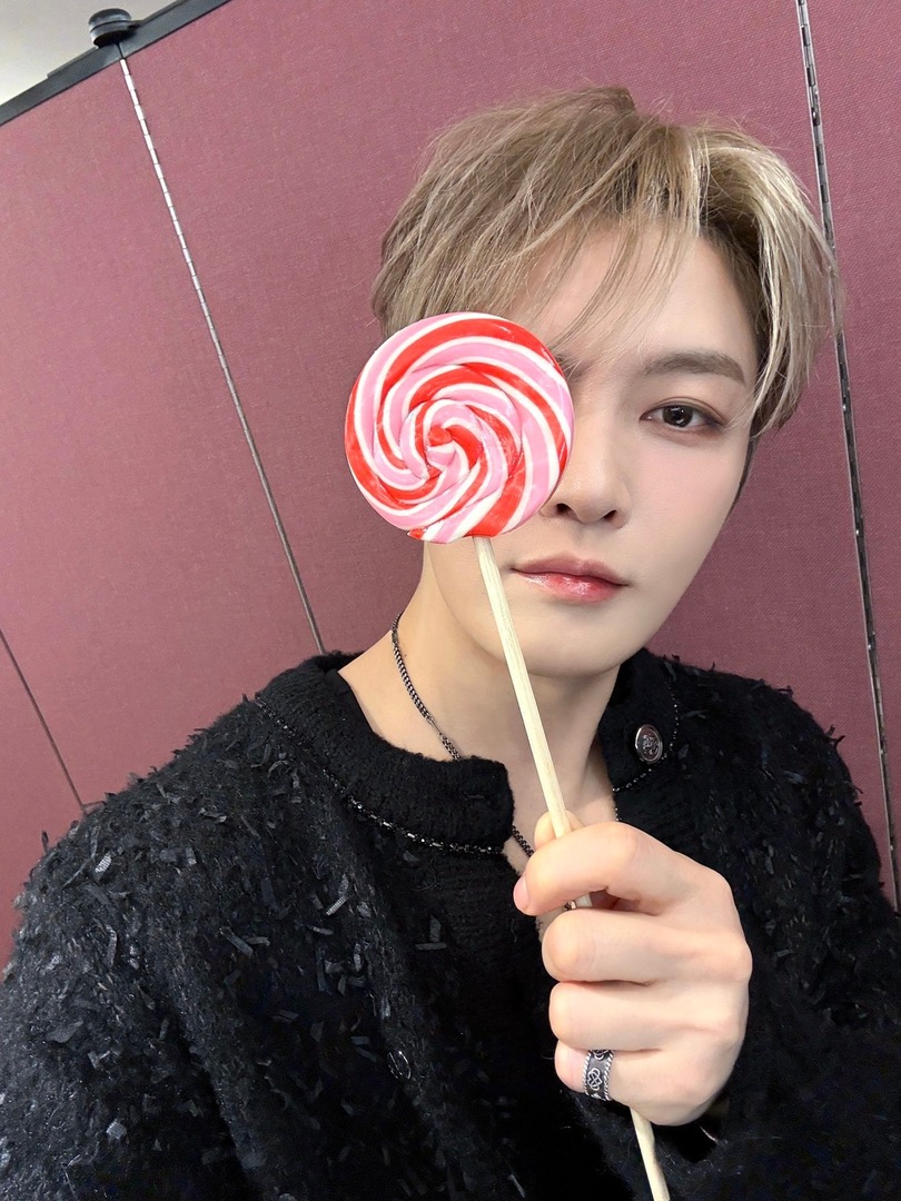 USE ' HEY / ✉️ ' - ENGLISH ONLY tweet media