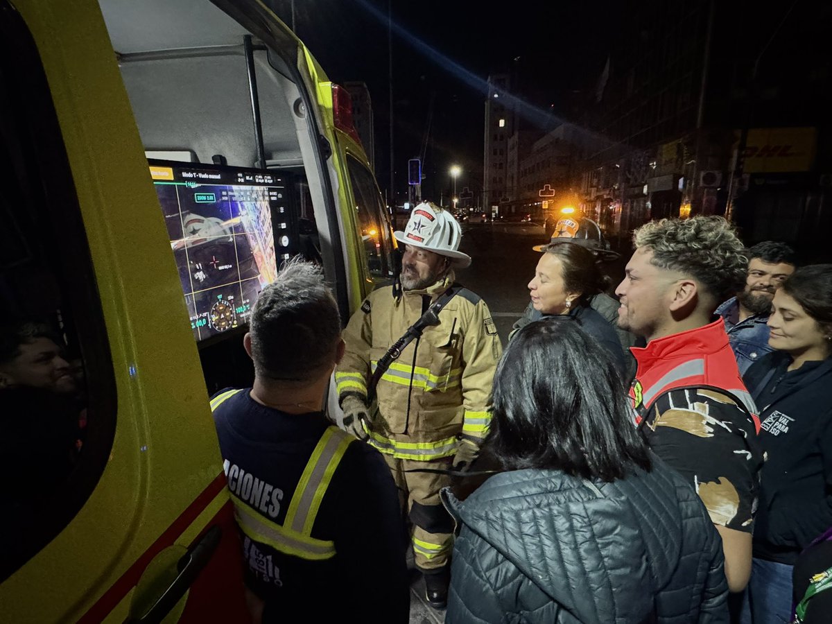 Bomberos Valparaíso tweet media