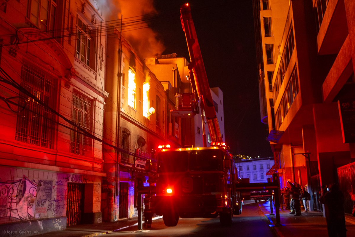 Bomberos Valparaíso tweet media