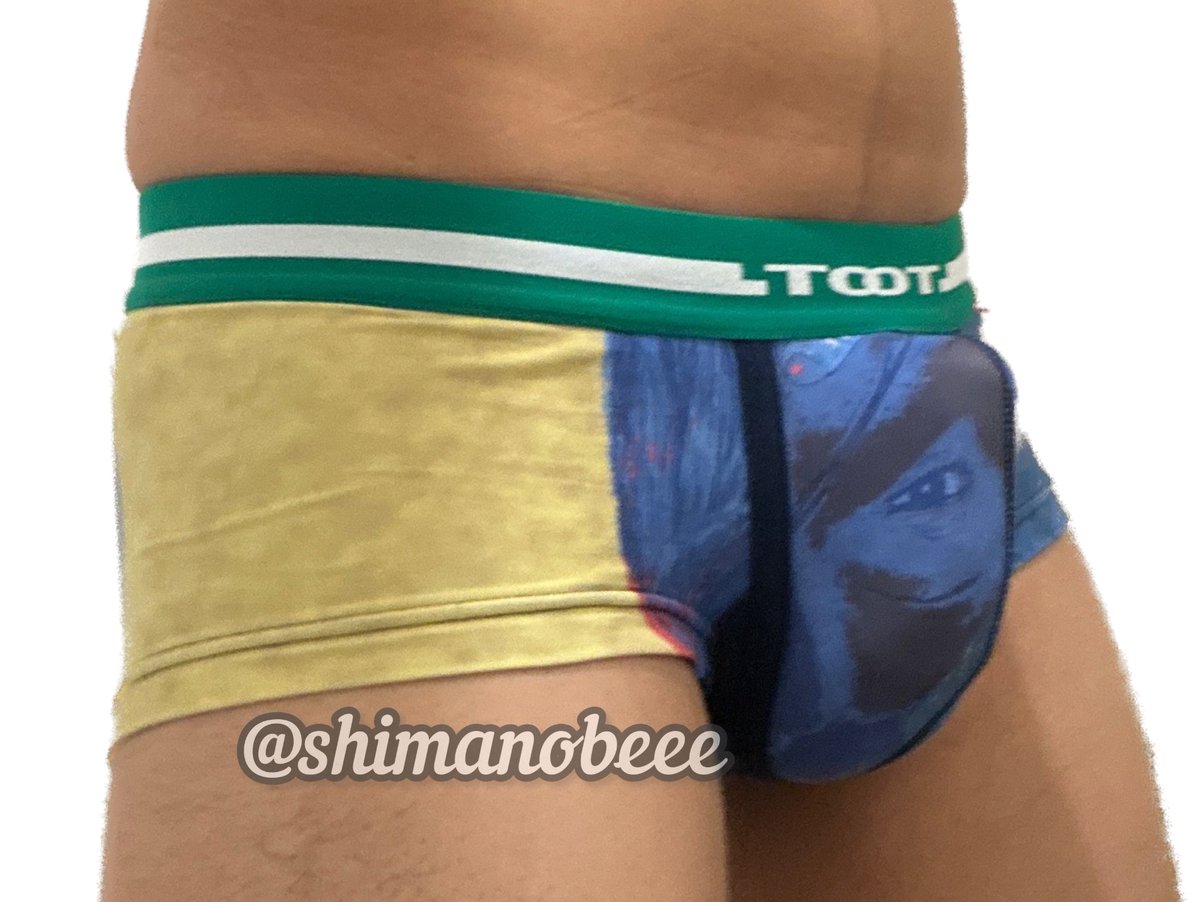 shimanobeee's tweet photo. 【巨根パンツ自撮り1156枚目】
今日も横尾シリーズTOOT、今度はこちらを縦置きで。

明けて本日は「図書館」にまつわる記念日だそう。マラもっこりで浮かぶ人物の表情。まるで小説の主人公のように貴女を見つめるこの1枚をチョイス。 https://t.co/E7iT4eH14C