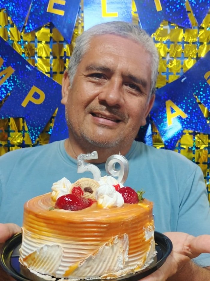 alfarero2017's tweet photo. Celebrando mi cumpleaños 🎂🎈 https://t.co/mGWzepIuBn