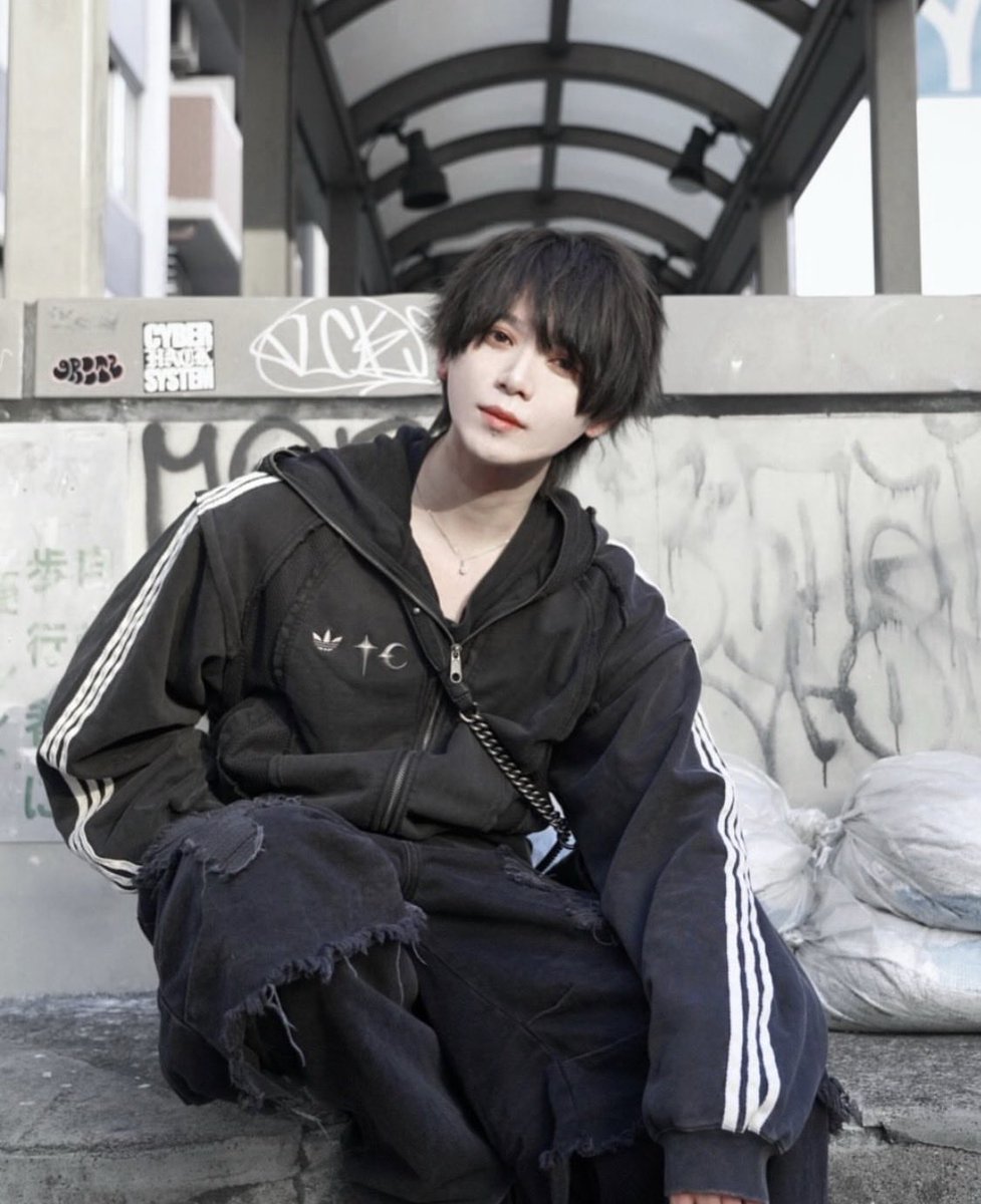 Senju_Insta's tweet photo. 中性系統の人は、『adidas × Thug club』のデニムパーカーがマジで最強すぎる。 https://t.co/lL8jvcPJrz