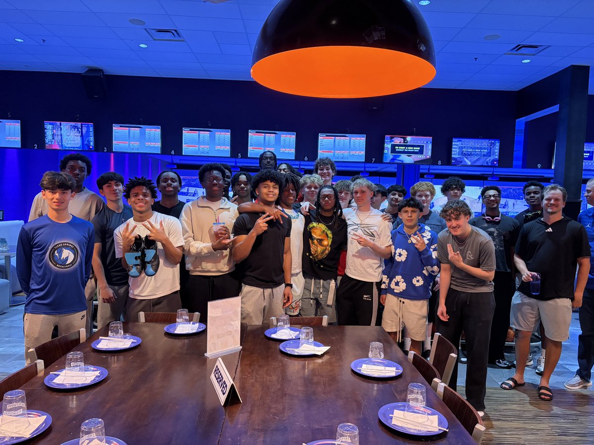 BoltBoosterClub's tweet photo. Good times at the @CSpringsbball End of Season Celebration!! 🎉 

#BackToBackDistrictChamps 
#TeamFirst 
#ChargerNation 
#BoltUp 
💙🏀⚡️ https://t.co/tQ84vsOtoH