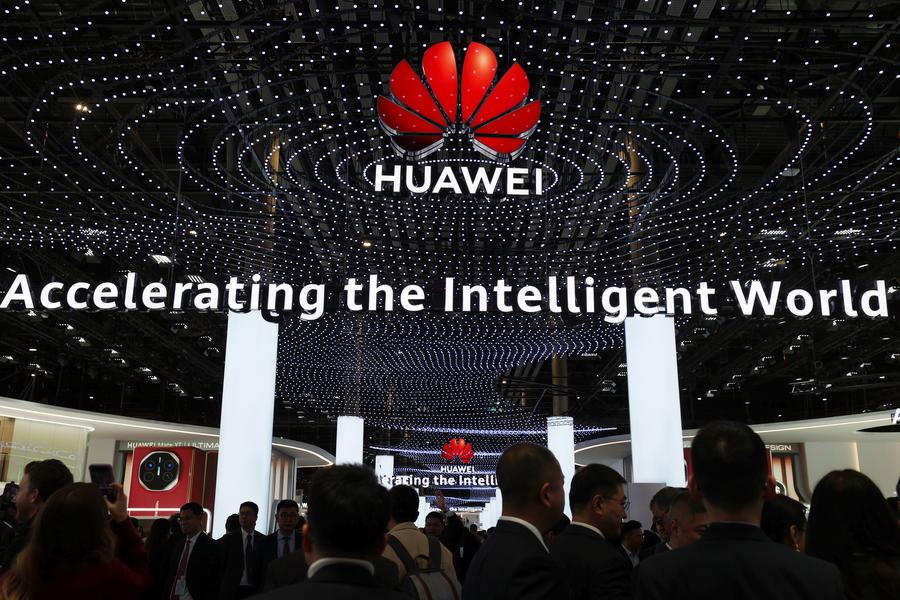 CE_ChinaEconomy's tweet image. Chinese tech giant #Huawei ranked second among all companies filing #patent applications at the EPO in 2025, with 4,744 applications. Chinese battery giant Contemporary Amperex Technology Co. Ltd (#CATL) ranked 10th with 1,305 applications, marking the first time that two Chinese