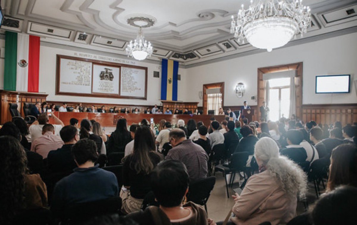 Sesión Solemne por el natalicio de Benito Juárez.

Sesión Ordinaria: Aprobamos la donación de un predio a la <a href="/udg_oficial/">Universidad de Guadalajara</a>.

Fortalecer los espacios educativos es apostar por el futuro de nuestra ciudad! 📚 #GDL #UdeG