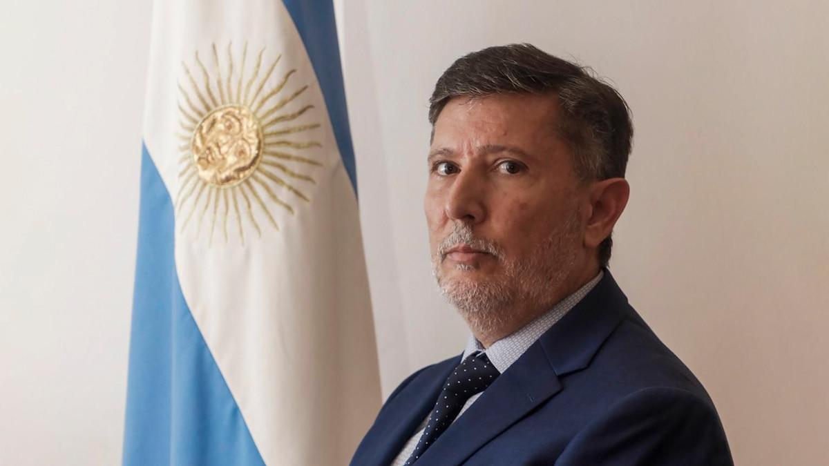 El titular de la SIDE, que responde a Caputo, se reunió con el director de la CIA en Washington, en medio de rumores de cambios en el Gabinete lanacion.com.ar/politica/el-ti…