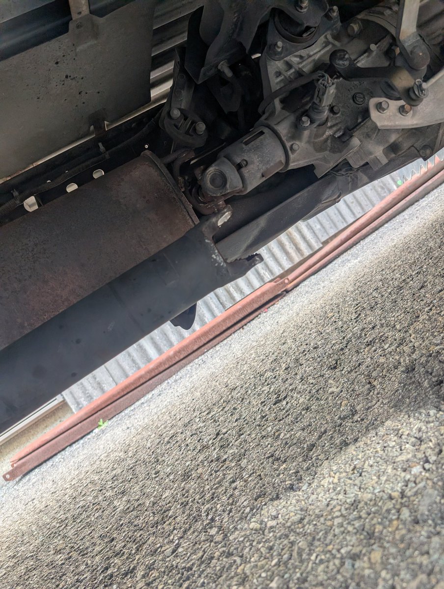 年中ツナギ tweet media