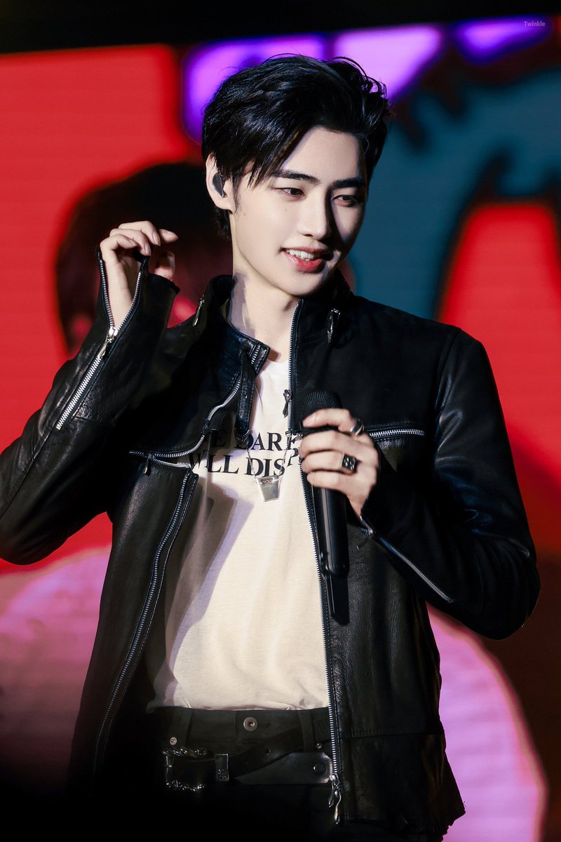 𝒄𝒊 tweet media