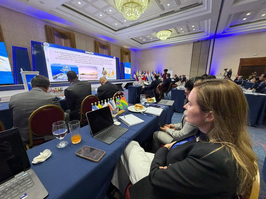 Júlia Zanatta tweet media