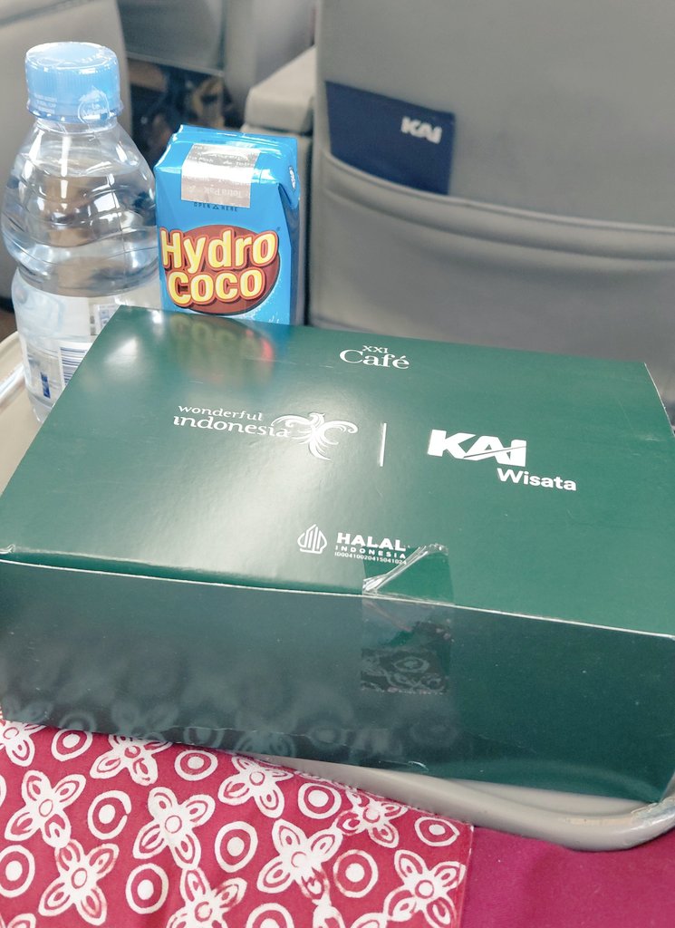 𝐚𝐧𝐧 ⋆.ೃ࿔ tweet media