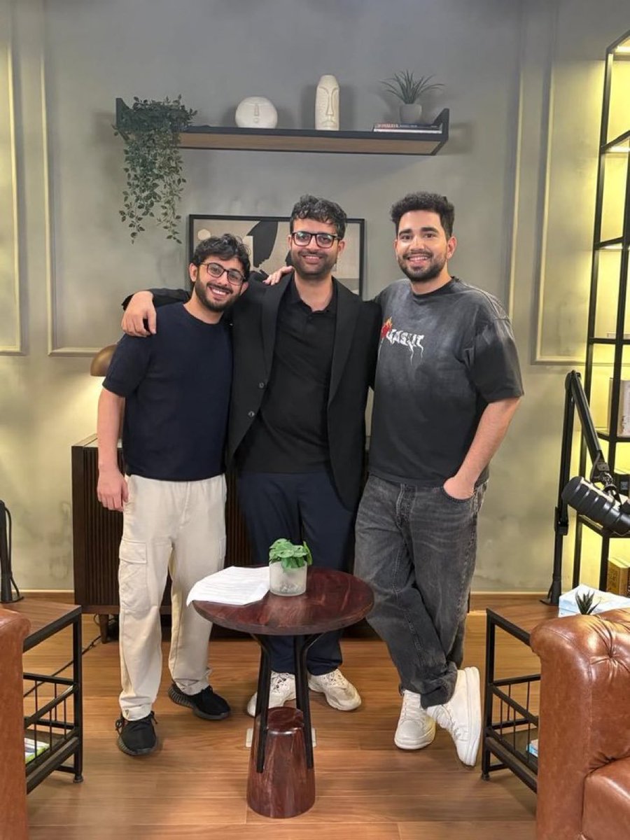 UstitvaG's tweet photo. This will be a banger trio fr, ye hua kab pr???? @kirat_tw https://t.co/jVKq9YV060
