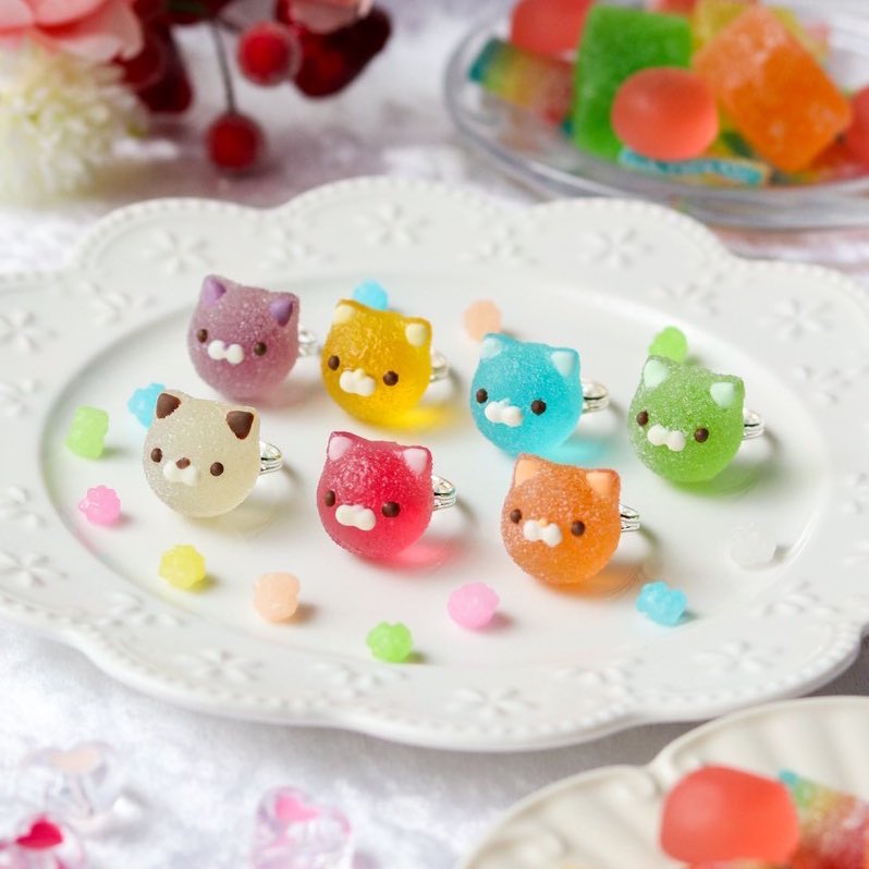 #ゴスロリマーケット
#GLM14
ブースNo.C17-20
『カフェウリエル』
カラフル〜なゼリーブローチと指輪ができました🎂
各990円

🚩4/5(日)
 ※5日のみ出店
14th Gothic and Lolita Market
会場：渋谷ヒカリエ 9FホールA

1部：11:30〜14:30
2部：15:00〜18:00
入場料：前売1200円/当日1500円