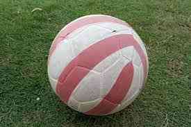 Dulu: Harus patungan biar bisa beli bola ini

Sekarang: Bisa beli banyak, tapi ga bisa beli waktunya

🥲🥲🥲