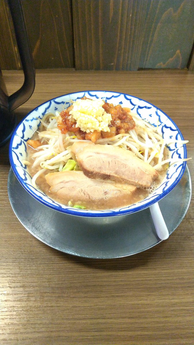 ZECT19812830's tweet photo. 2代目浜八道さんの塩豚骨ラーメン300㌘#
950円旨かった https://t.co/rKX0j8oI4v