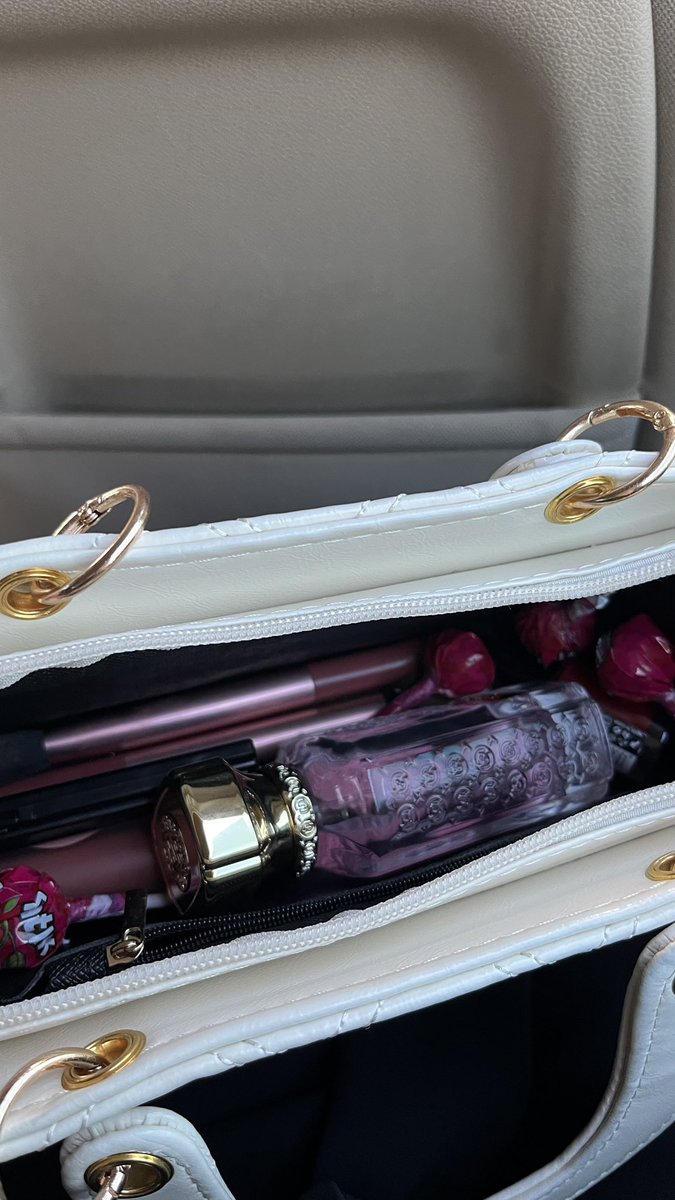 جـوجـو tweet media