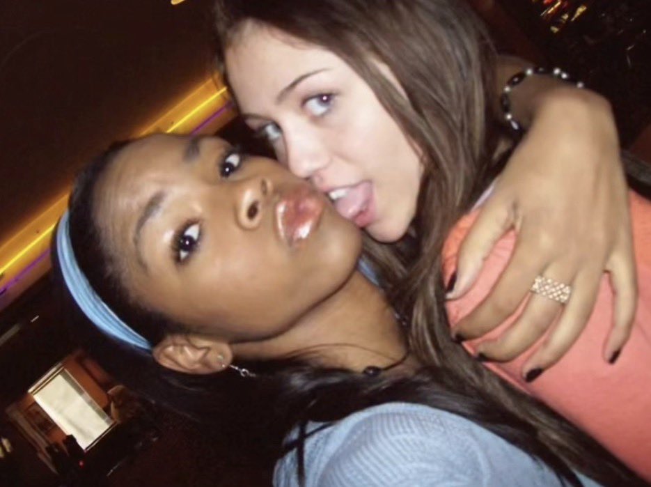 Miley Updates tweet media