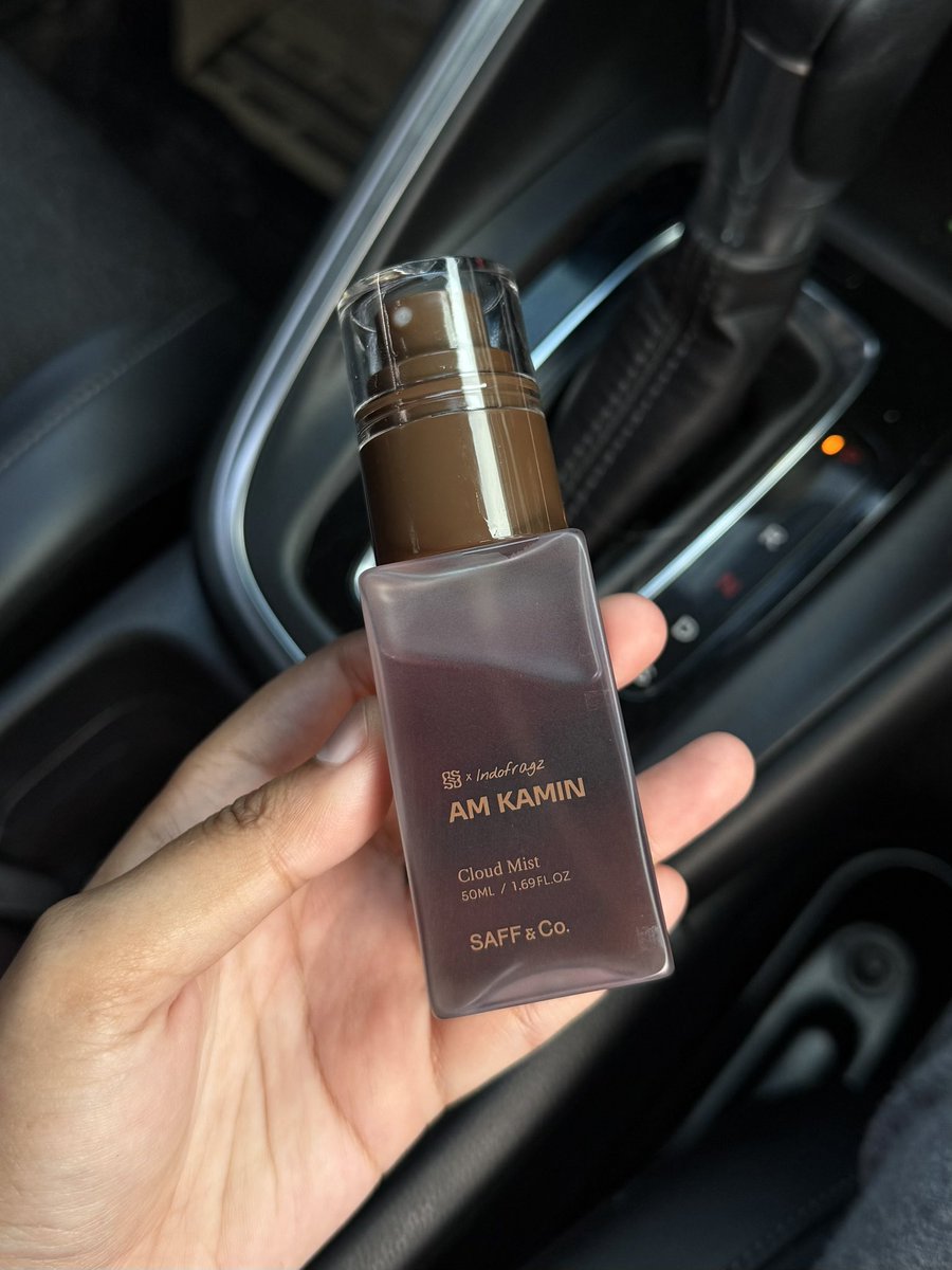 amaliyakusumaa's tweet photo. GUYS... FINALLY ADA VERSI TRAVEL SIZENYAA😭🫶🏻

no more ribet semenjak ada Travel Size Cloud Mist SAFF &amp; Co. ini, bikin wangi seharian, plus gampang dibawa kemana-mana lagi👌🏻 https://t.co/R9Vk8NUh8r
