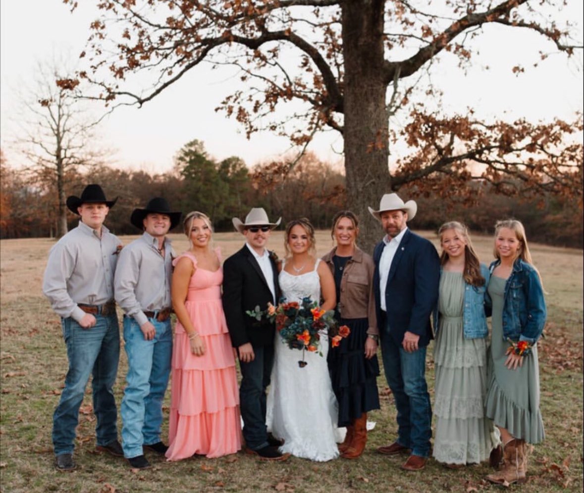 Anna Lulis tweet media