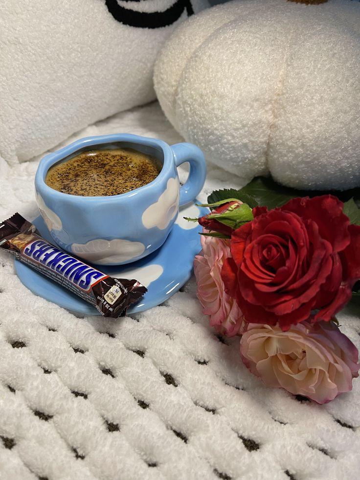 حَـــلا tweet media