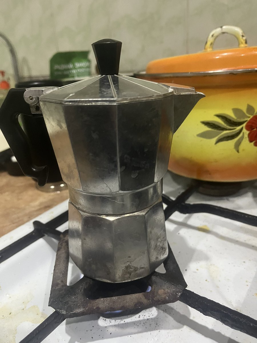 десь 5 см щастя, відчувається, як 10🌚 tweet media