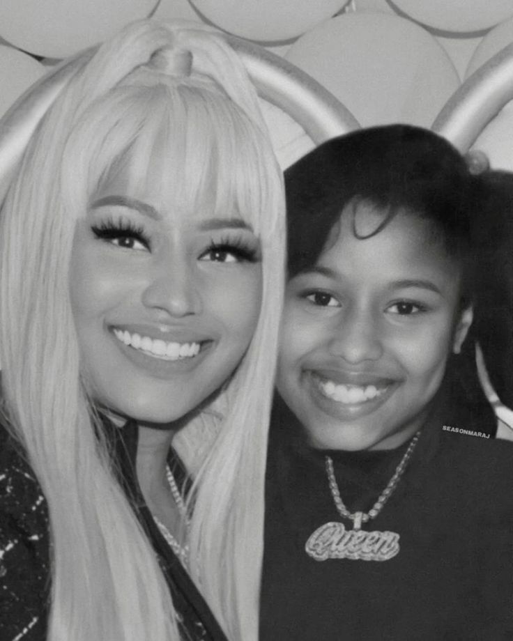 Nicki_Arts's tweet photo. #SameFaceGang https://t.co/y3AXFknC75