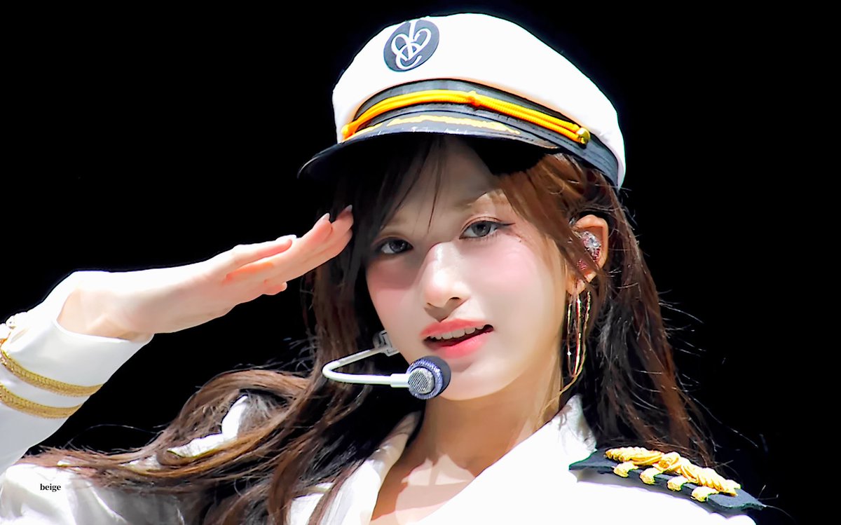 𝐛𝐞𝐢𝐠𝐞 tweet media