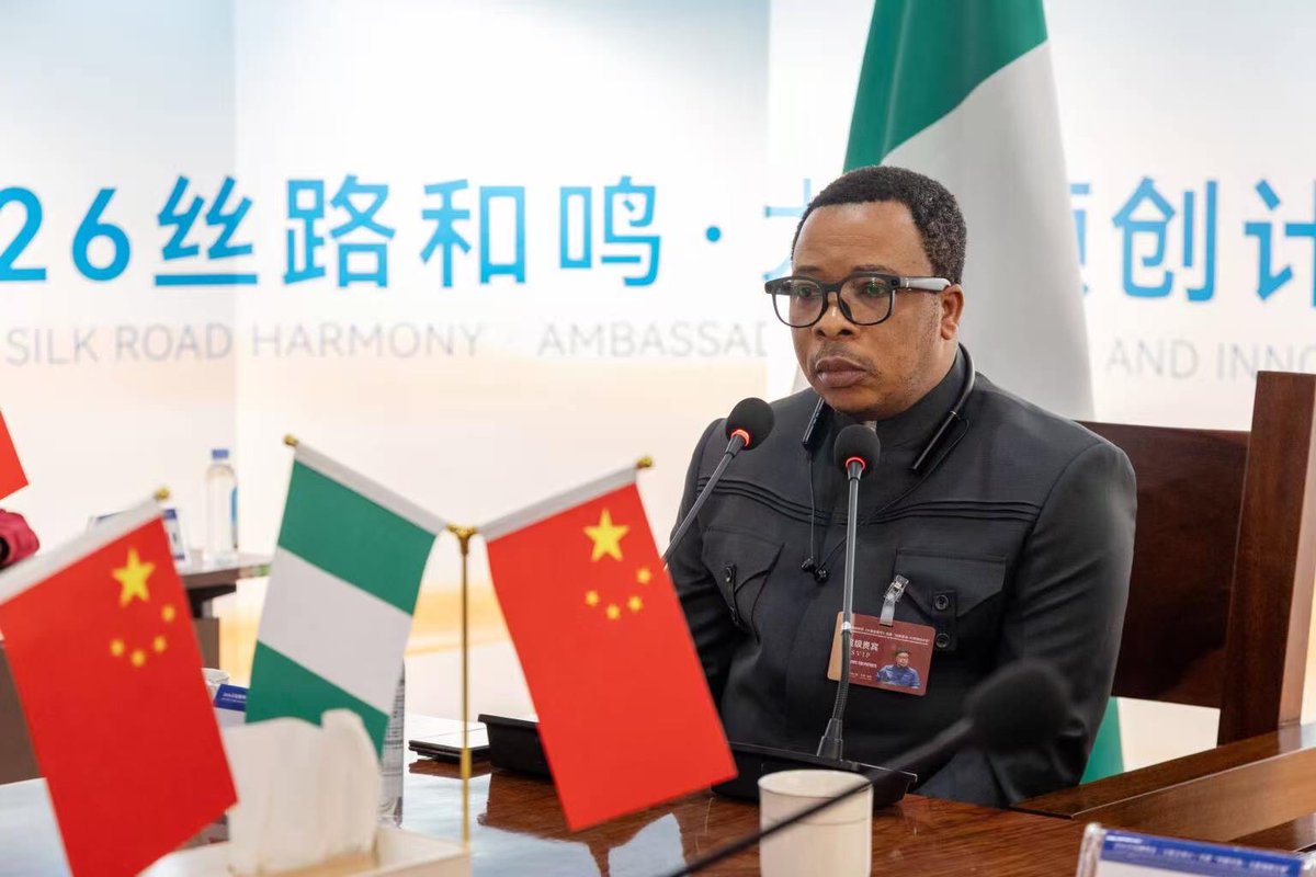 embassy_beijing's tweet photo. CDA a.i. Beijing engages Chinese entrepreneurs and business leaders in a business dialogue in Liuzhou, Guangxi Zhuang Autonomous Region, China. https://t.co/Hq1SztG5dH